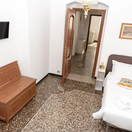 Apartman Living Sestri Airport *